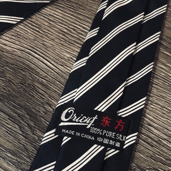 Vintage Orient Necktie #3 - Picture 4 of 5